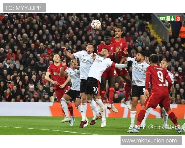 利物浦与曼联激战正酣图文直播全程回顾与精彩瞬间分享