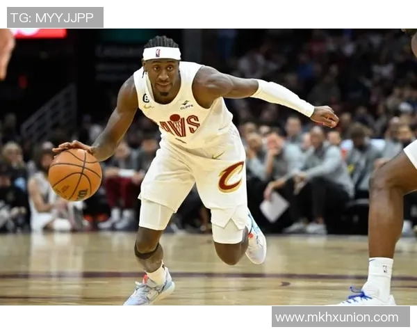 卡里斯勒韦尔如何在NBA赛场上展现个人魅力与团队合作精神