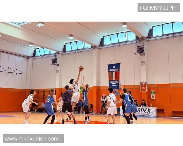 成都篮球队中路突破战术解析与实战应用探讨