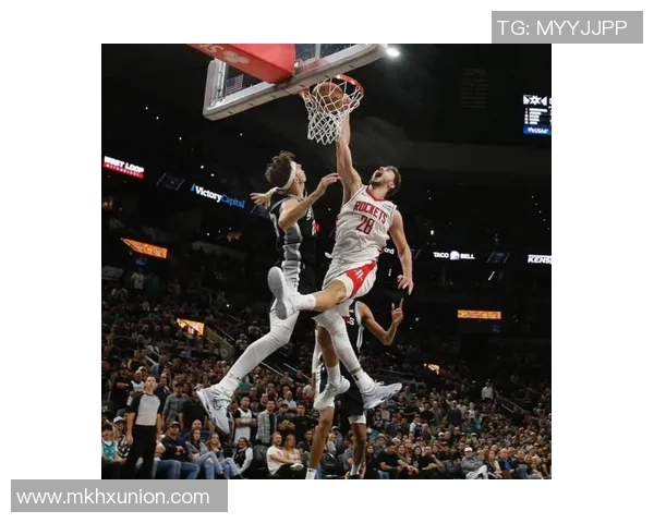 火箭队与马刺队的激烈对决第三场比赛精彩回顾与分析